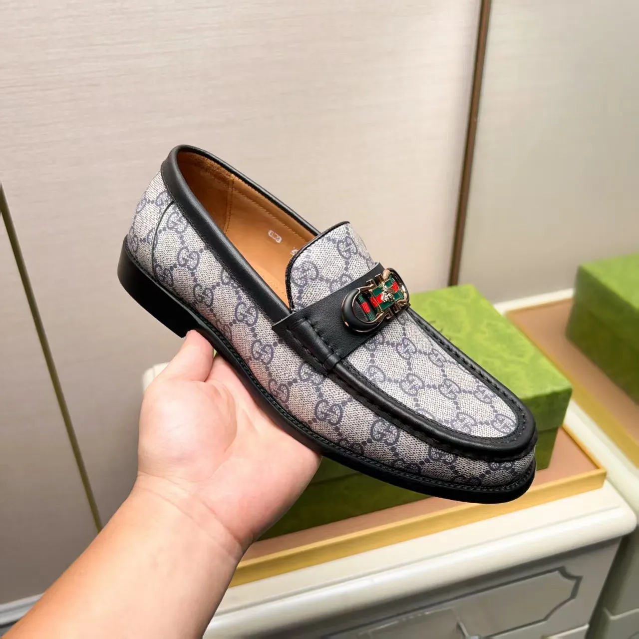 Men's men's shoes 💰460 🆘【GUCCI】Gucci ·🐂里· Hot-selling pea shoes top brand luxury, top quality, the latest fashion pea shoes.. The upper is made of original first-layer cowhide. (Full first-layer water-dyed 🐂 leather·inner). The original stylish and stylish soft rubber wear-resistant and non-slip outsole is light and comfortable on the foot, available in 3 colors! Matching code: 38-44 (customized at 45.46.47)